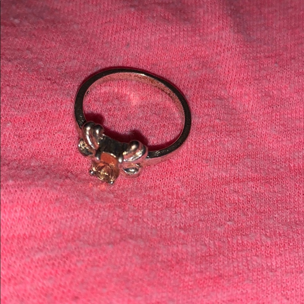 A ring - Picture 2 of 2